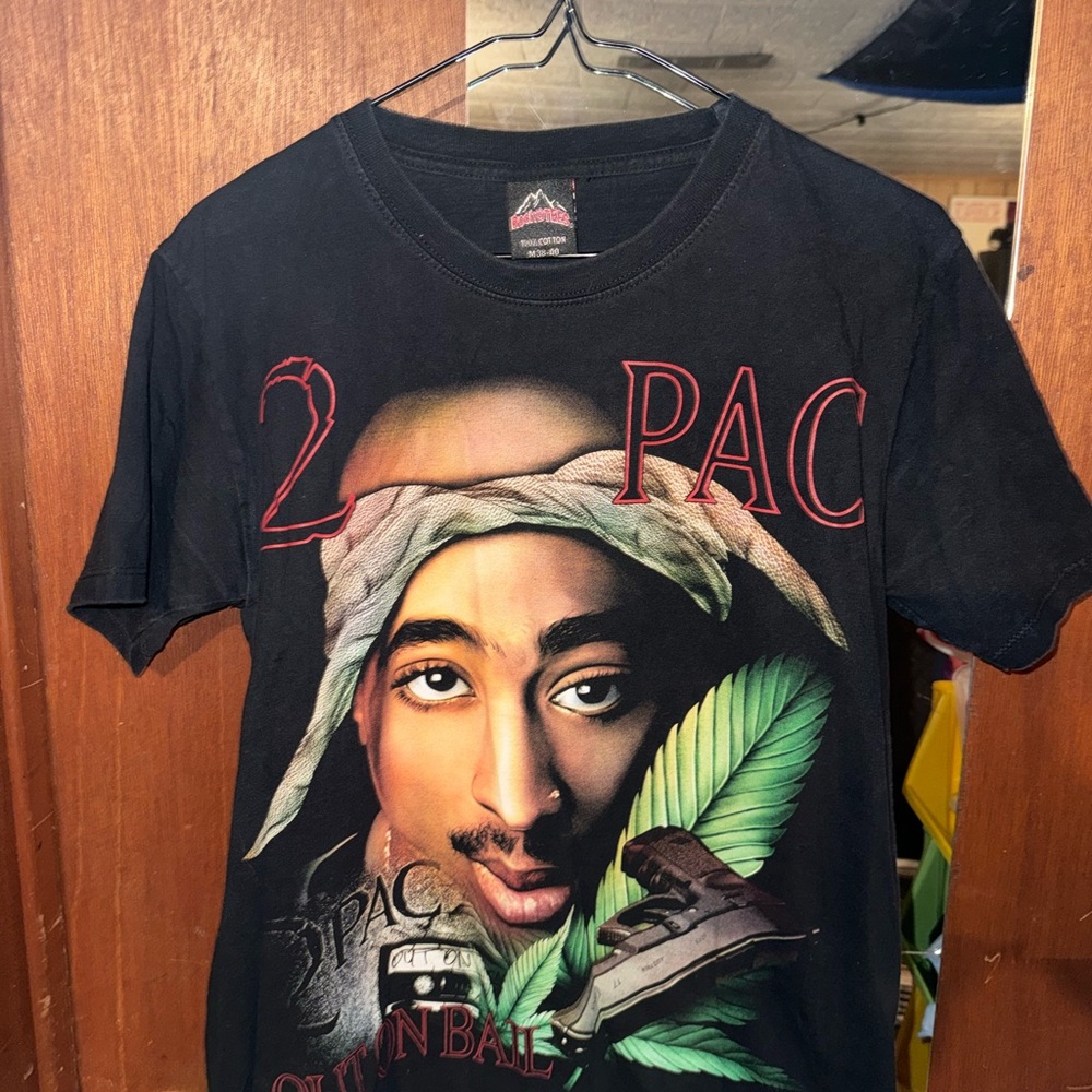 2 PAC Black Graphic T-Shirt - Picture 3 of 6
